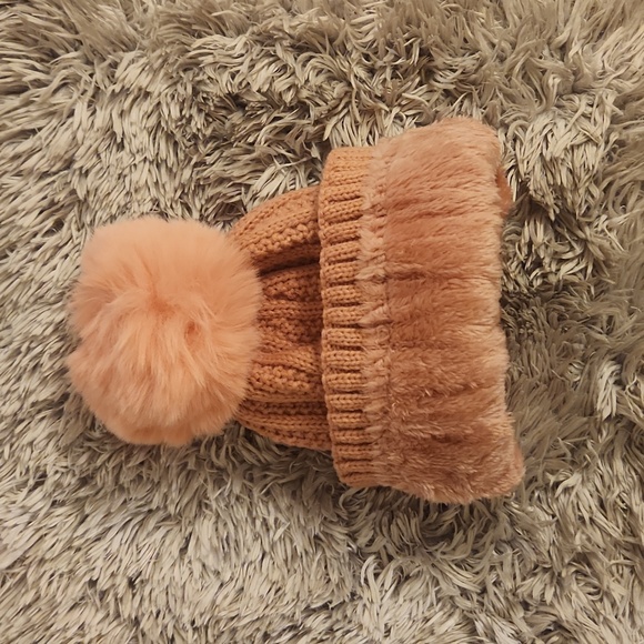 NEW UGG INFINITY SCARF AND HAT SET - Picture 4 of 4